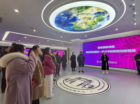 实地探访“数字普陀”，展示智慧城市新成果